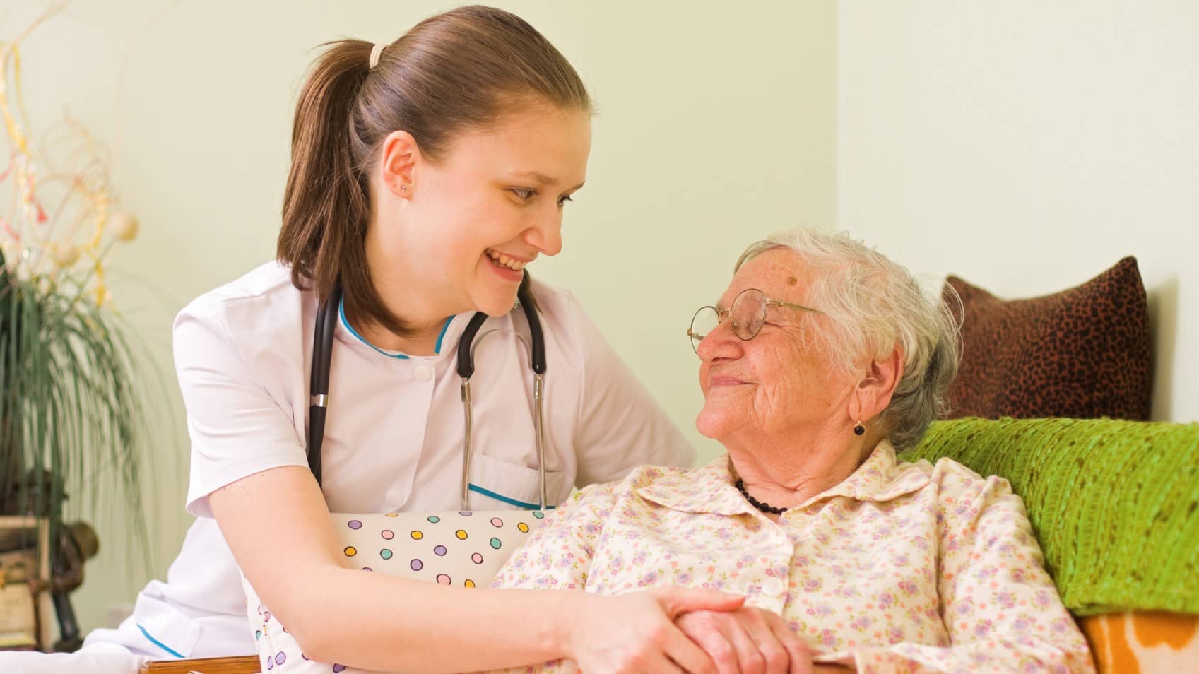 Забота о близких: Как хоспис-услуги помогают лежачим больным в пансионе